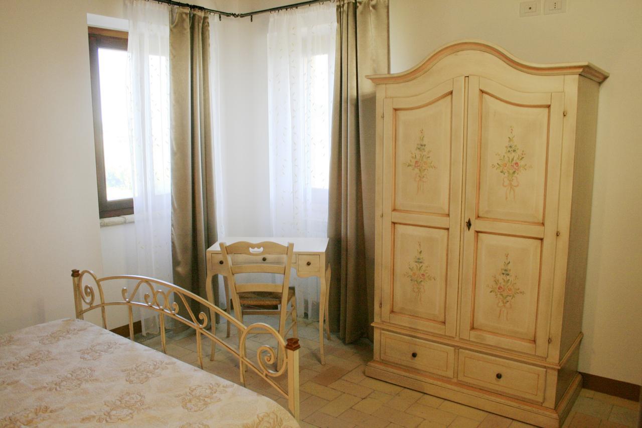 Hotel Agriturismo Fara Montegiorgio Zimmer foto