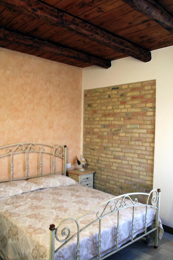 Hotel Agriturismo Fara Montegiorgio Zimmer foto